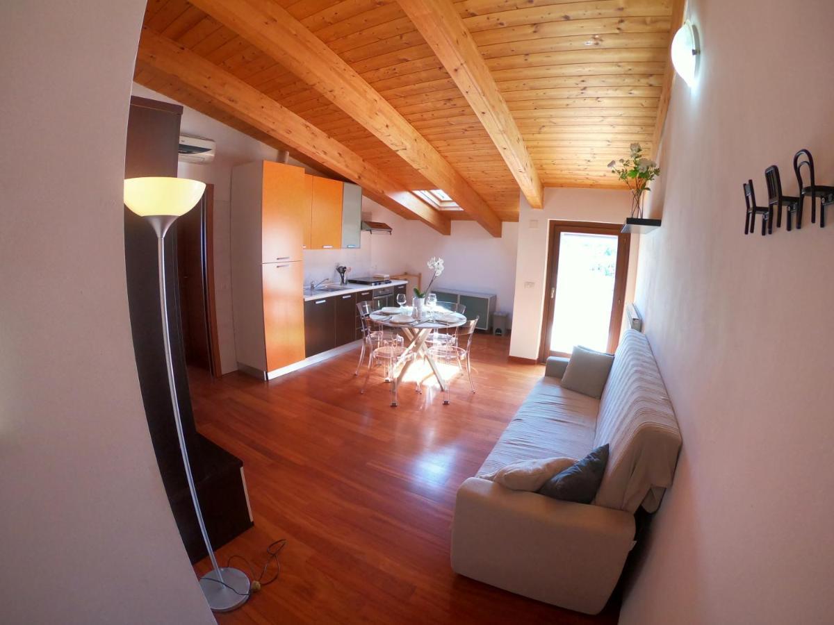 Attico Petfriendly Con Terrazzo, Via Del Borgo Apartment Montesilvano Exterior photo